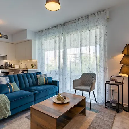 Starlet 1bedroom W Pool And Balcony In Larnaca