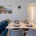 Starlet 1-br W Pool & Balcony In Lejlighed *