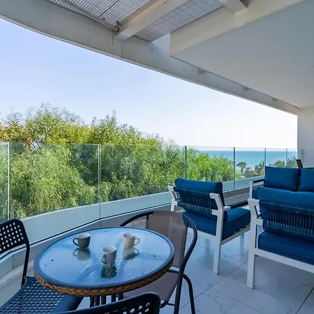 דירה Starlet 1-br W Pool & Balcony In לרנקה