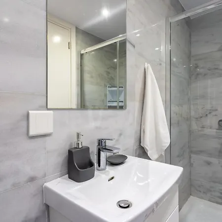 דירה Starlet 1-br W Pool & Balcony In *