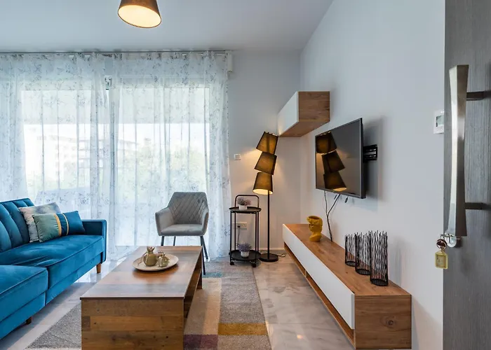 דירה Starlet 1-br W Pool & Balcony In לרנקה