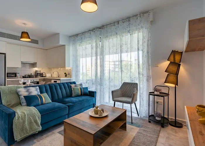 Starlet 1-br W Pool & Balcony In Larnaca