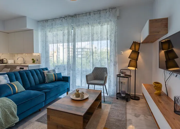 Starlet 1-br W Pool & Balcony In דירה *