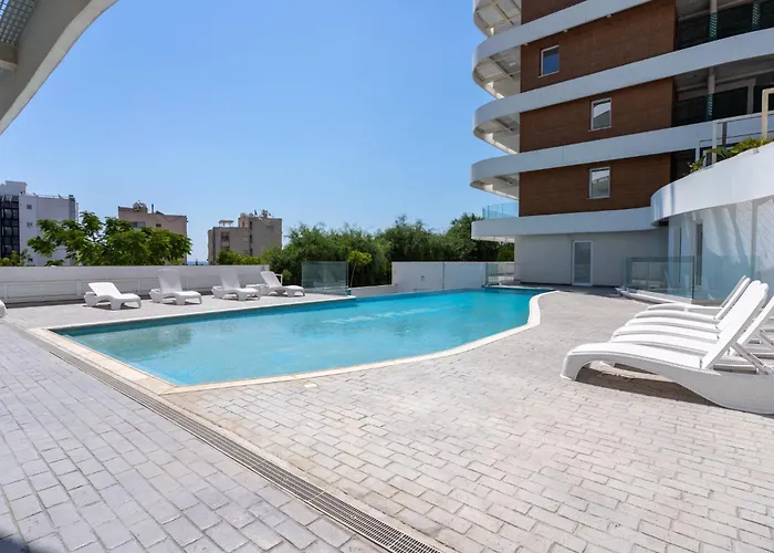 Starlet 1-br W Pool & Balcony In Apartament *