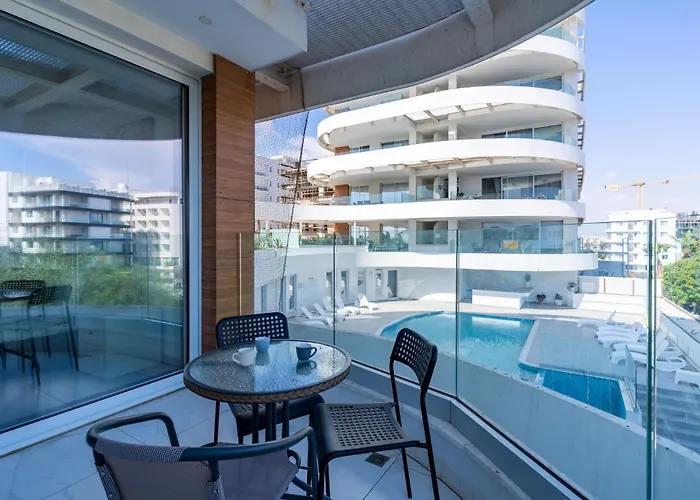 Starlet 1-br W Pool & Balcony In Apartament Larnaca